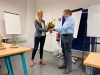 Frau Ehlert gratuliert Herrn Müller (2. Vorsitzender)